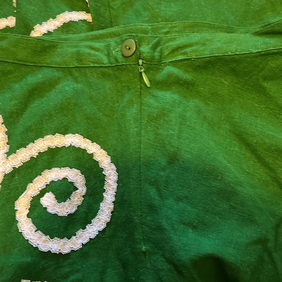 Designer Anna Sui Green skirt lace swirls - Picture 4 of 7